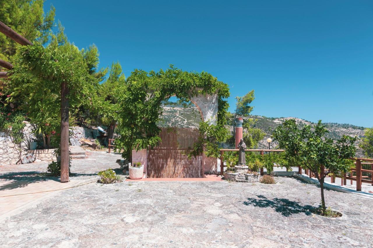 B&B La Scapola Матината Екстериор снимка