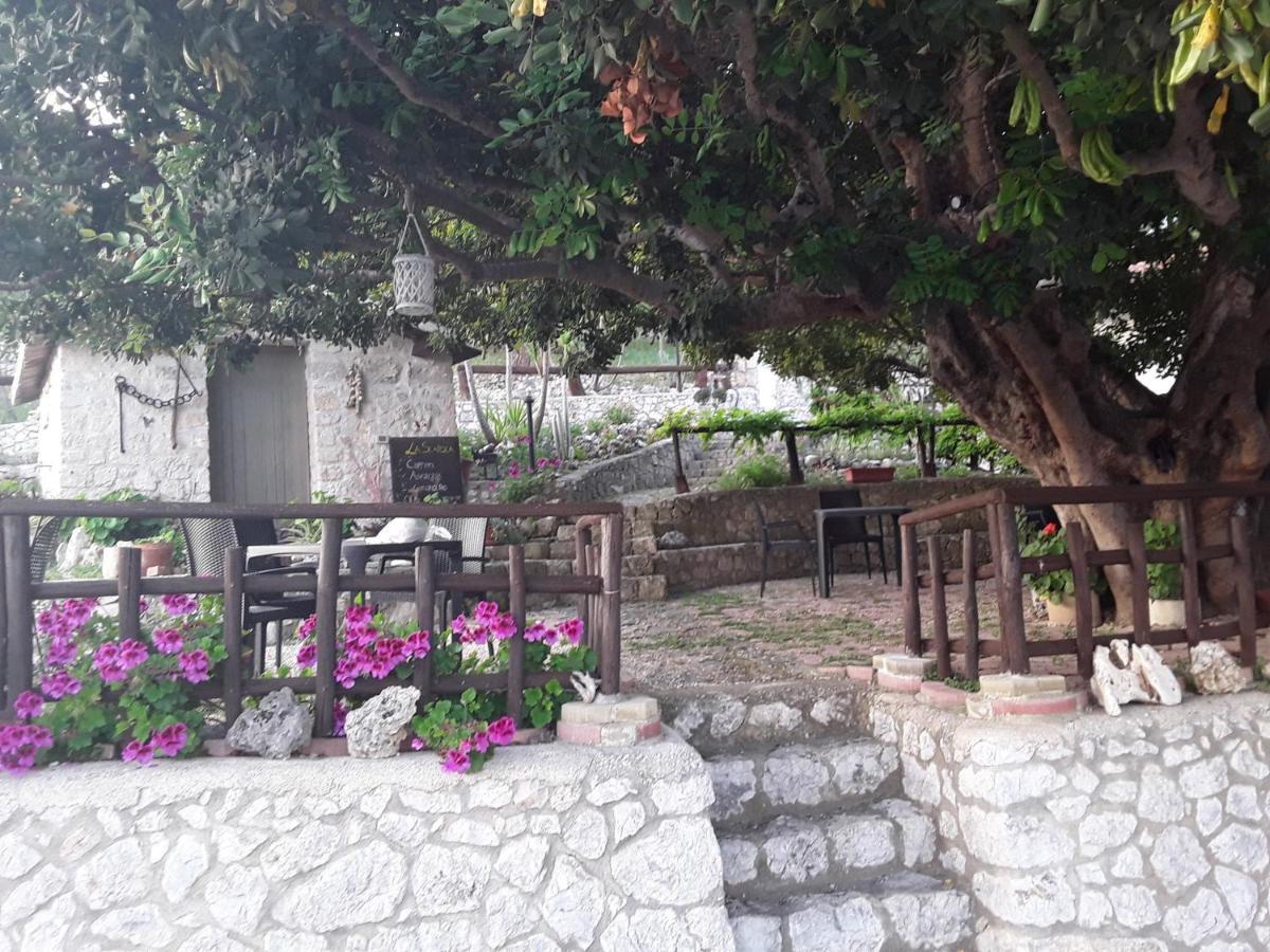 B&B La Scapola Матината Екстериор снимка